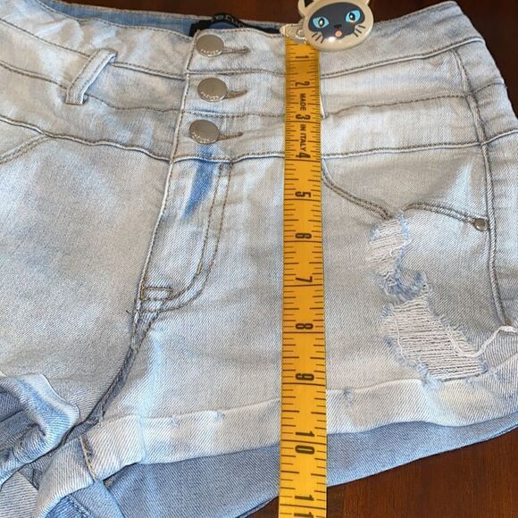 Refuge Lightwash High Rise Denim Jean Shorts Size 2 - Picture 6 of 9